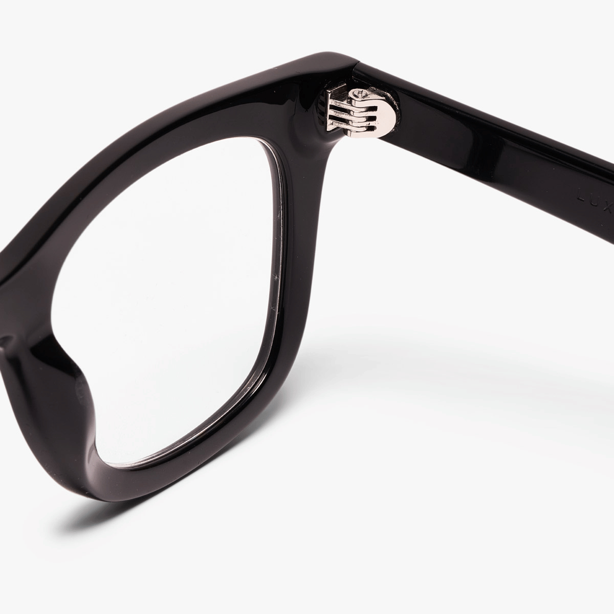 Luxreaders stylish Samsø Black Reading glasses. Made from Bio-acetate in a Square shape.