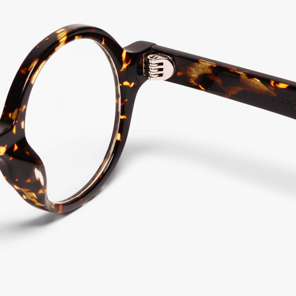 Luxreaders stylish Tórshavn Dark Turtle Reading glasses. Made from Bio-acetate in a Round shape.