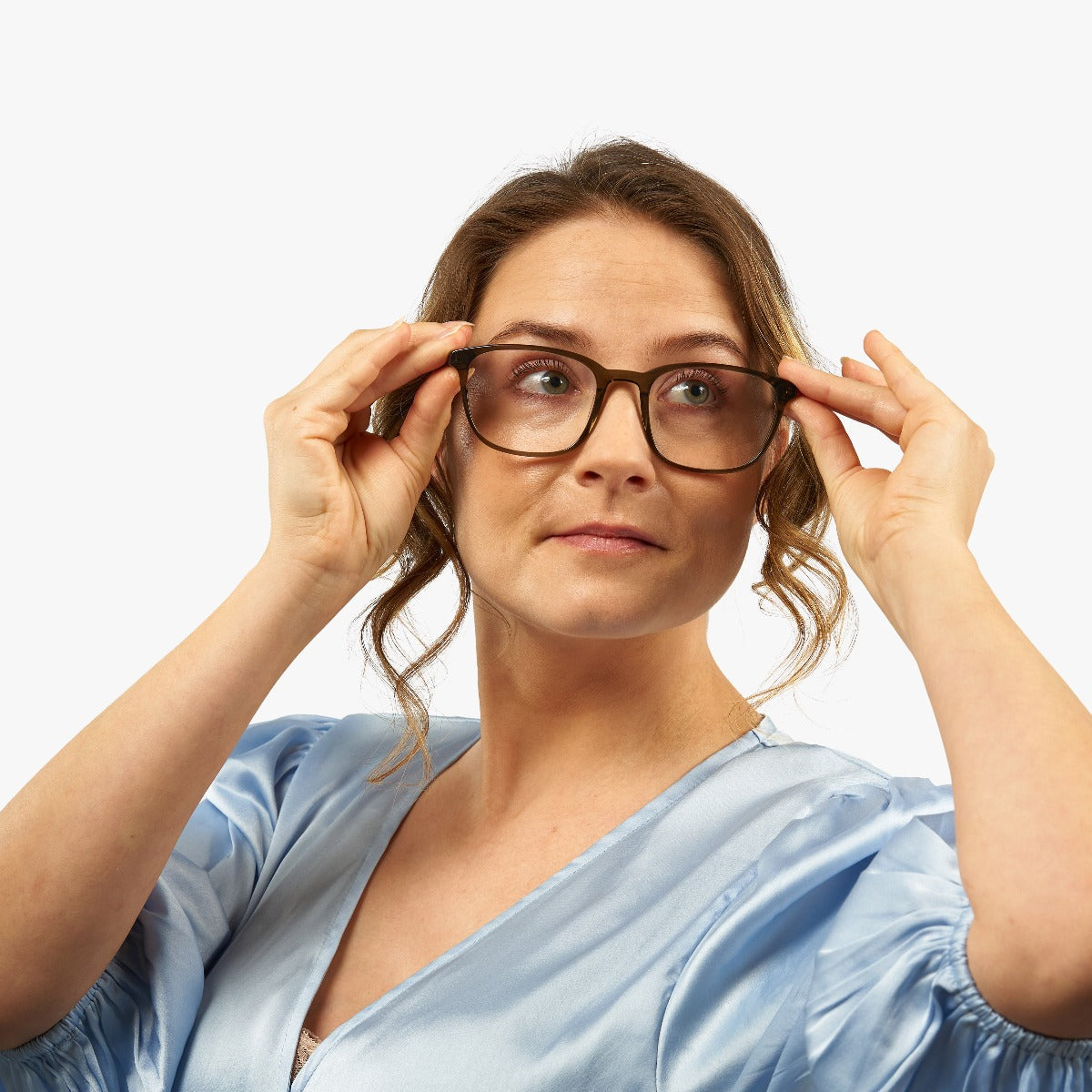 Taylor_ShinyOlive_Women_Readers_Pic.jpg?v=1758620049&width=1200