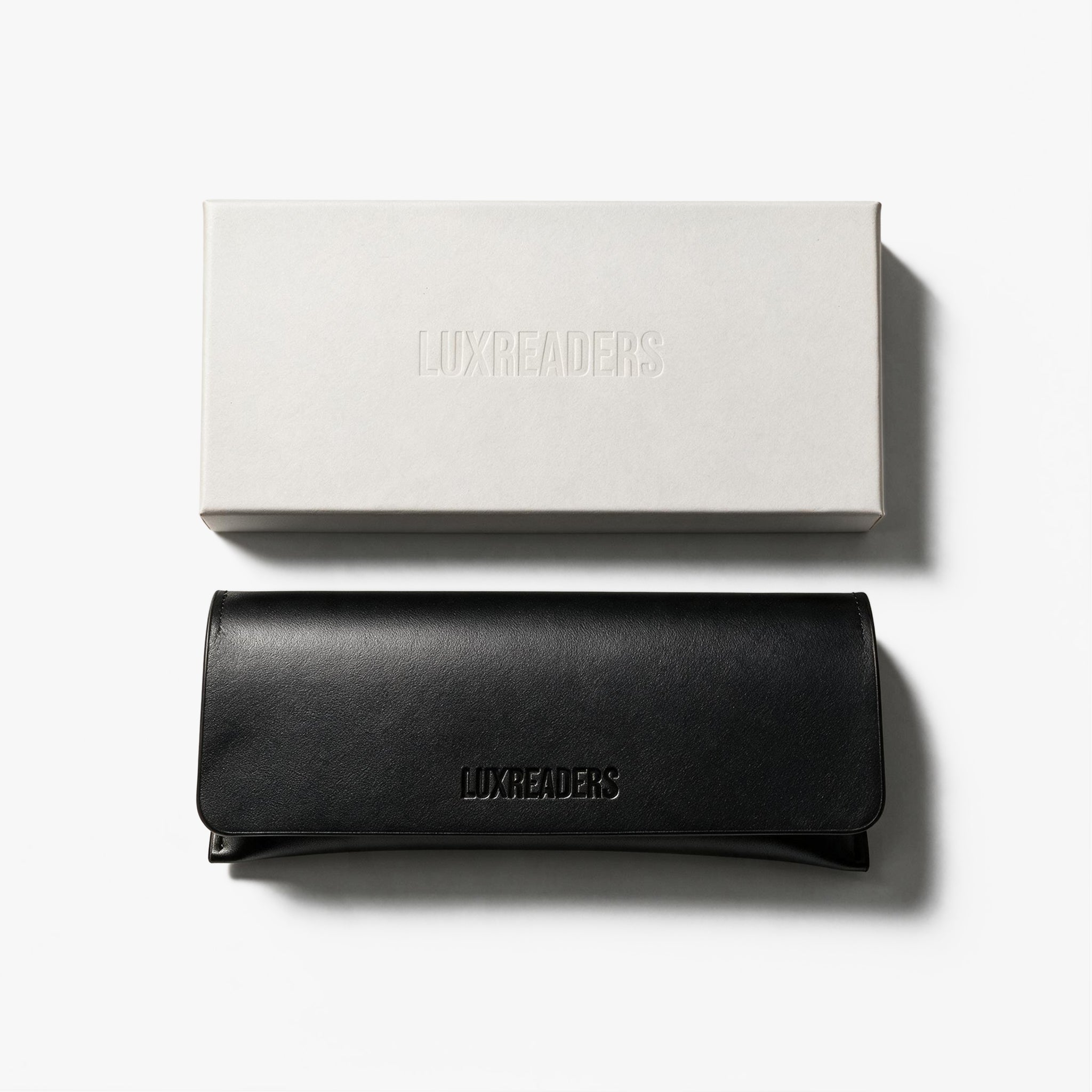Luxreaders Premium-verpakking 2026: witte doos en zwarte brillenkoker
