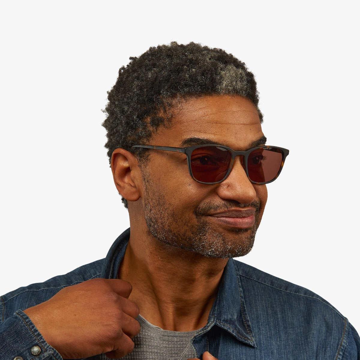 Person wearing Men's Ebeltoft Dark Turtle sunglasses