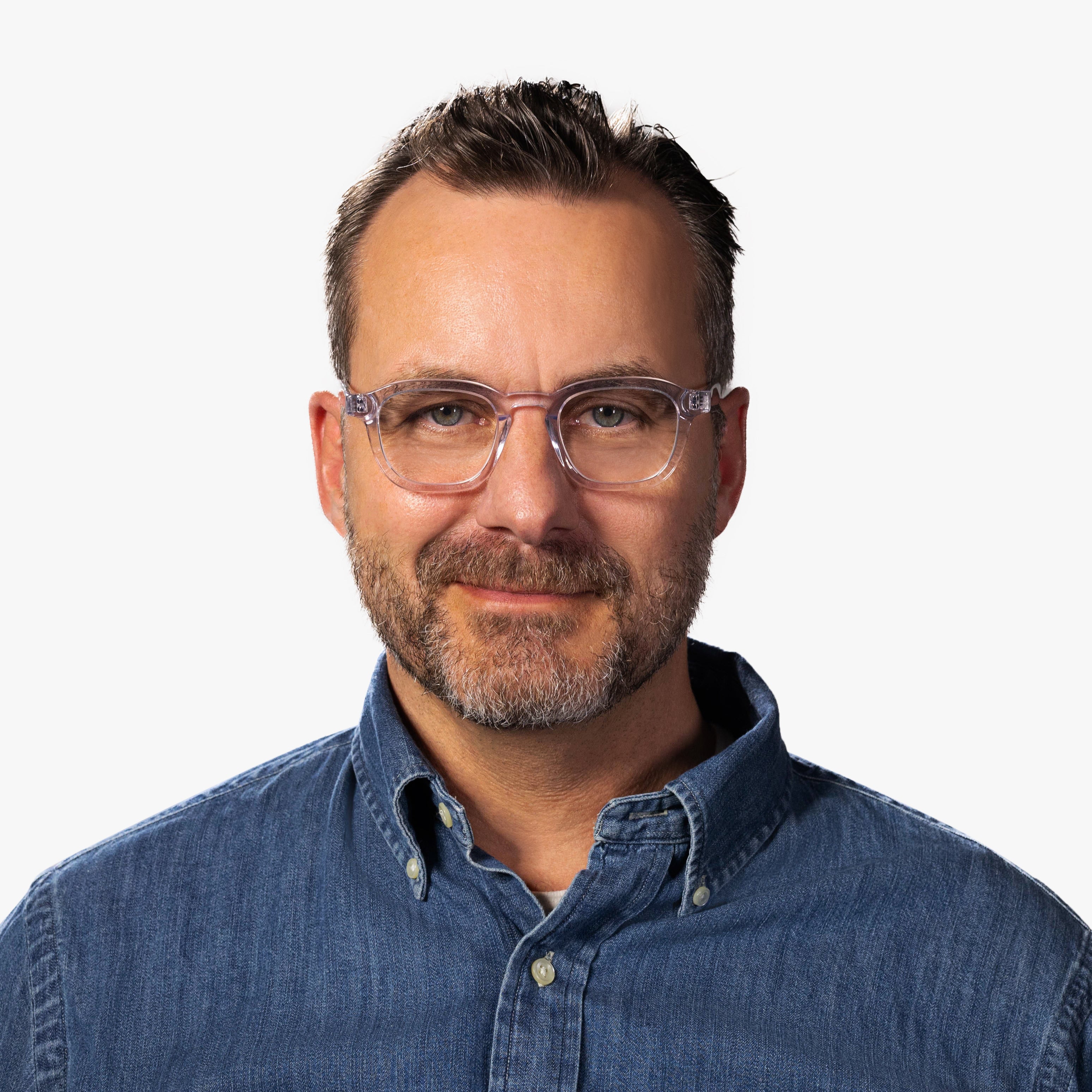 Person wearing Men's Reykjavik Crystal White glasses