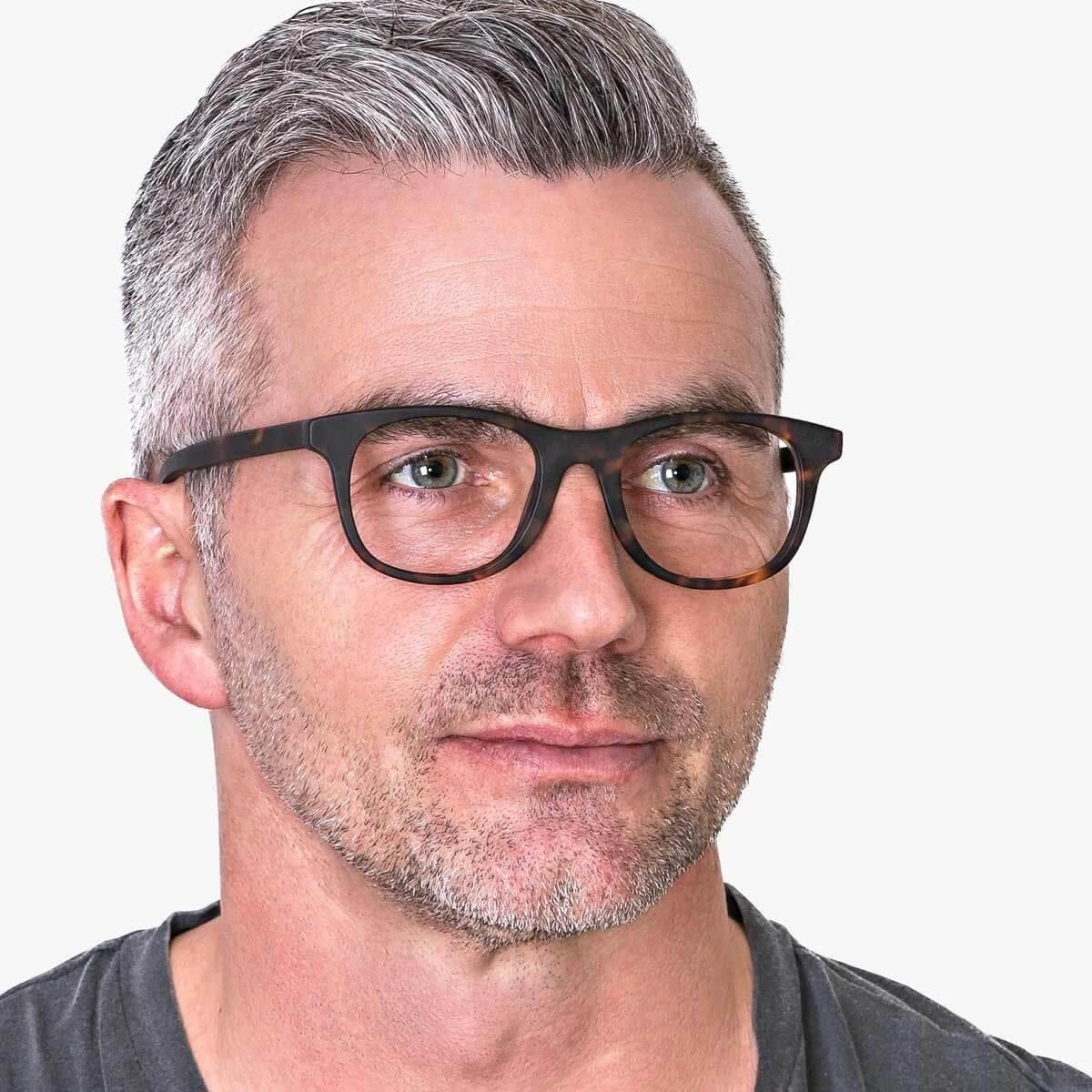 Luxreaders stylish Men's Malmö Dark Turtle Blue light glasses. Made from Acetate in a Square shape.