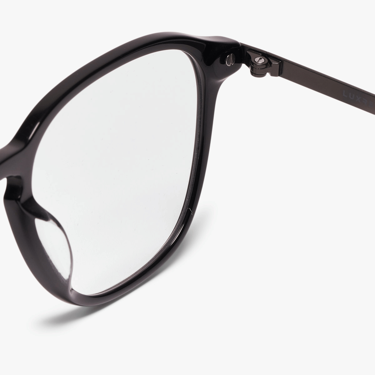 Detail of black women's Rønne eyeglasses frame and hinge