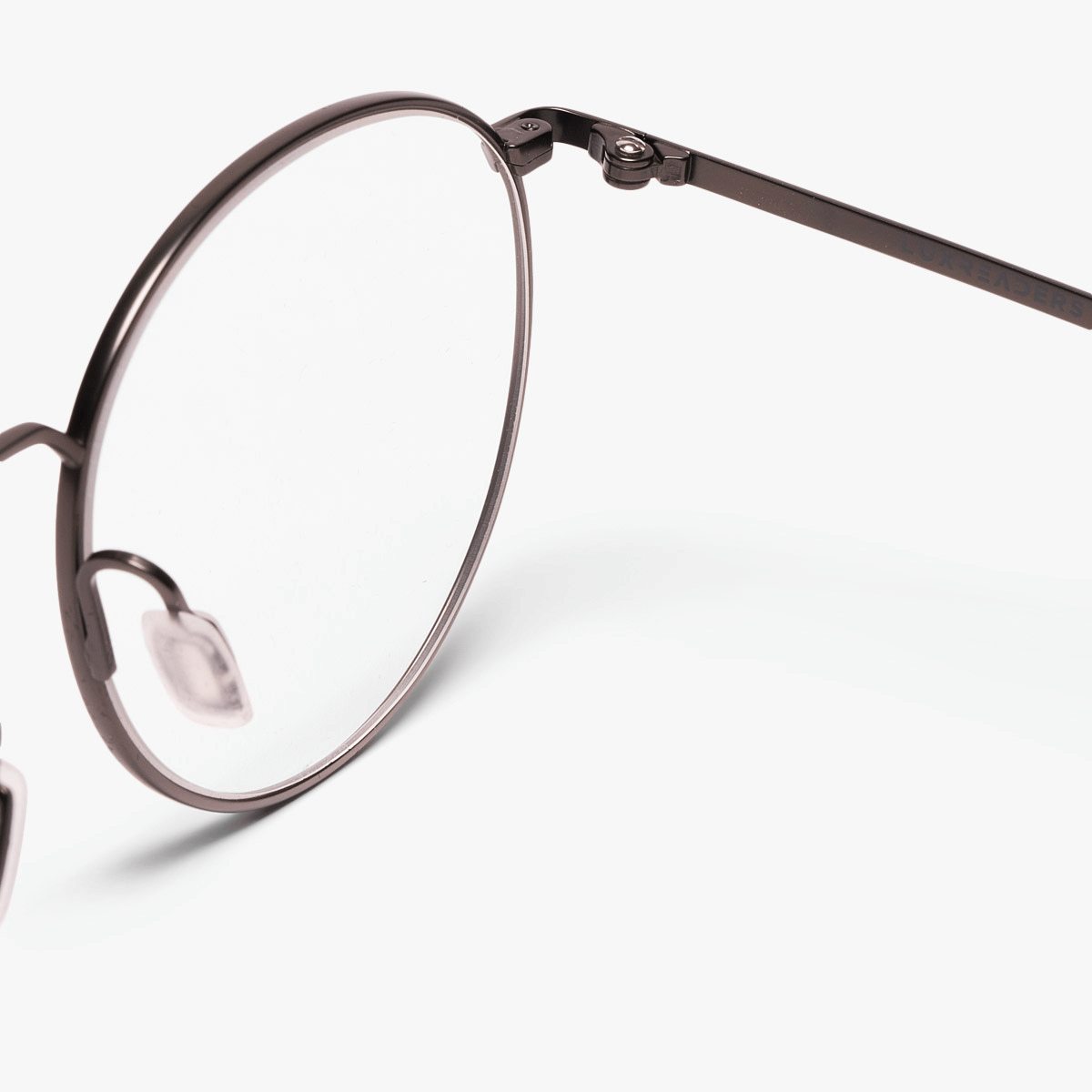 Women's Silkeborg Gun round glasses with metal frame from Luxreaders